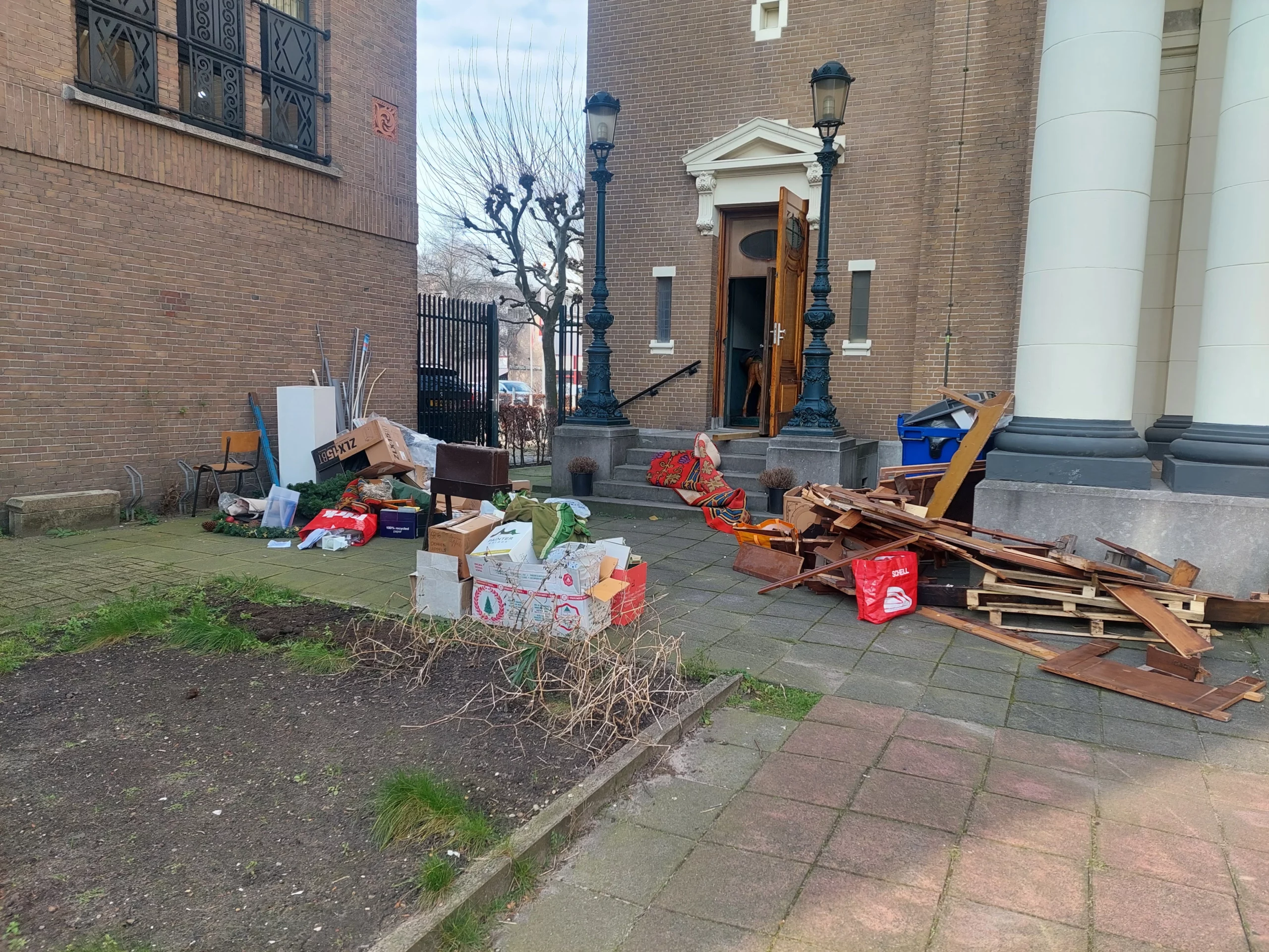 Church clearance Rotterdam – storage facility on Nieuwe Binnenweg cleared out